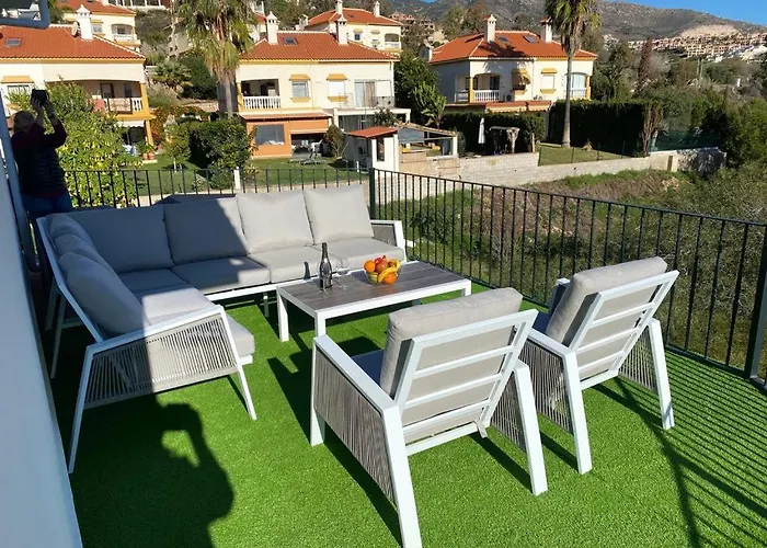 Tranquil 3 Bed Villa With Private Pool + Sea View!
