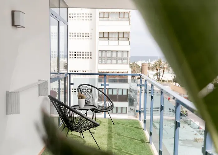 Disfruta La Playa En Puerto Marina