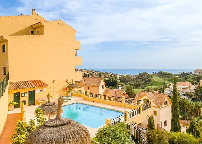Fabulous Golf Front Apartment With Pool And Seaview