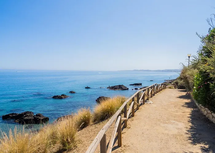 Cubo\'S Beach Front Villa Benalmadena