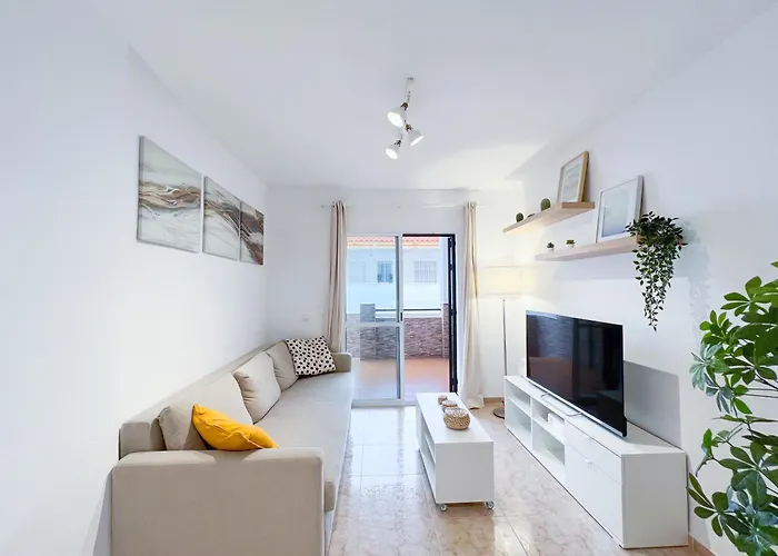 Family Apartment In Playa De Carvajal, Benalmadena
