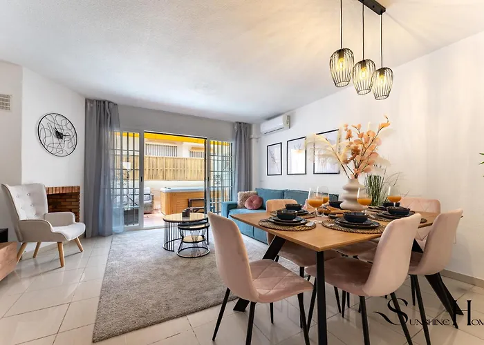 Townhouse With Jacuzzi,Sea Views, Swimming Pool,Garage