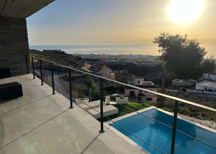 Amazing Villa In Benalmadena