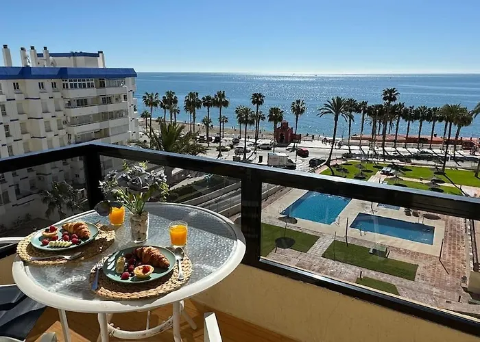 Apartamento A Pie De Playa Con Terraza Y Piscinas