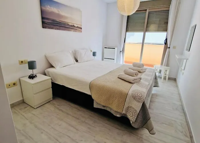 Prime Location, Pool, Beach, Shops, All Nearby