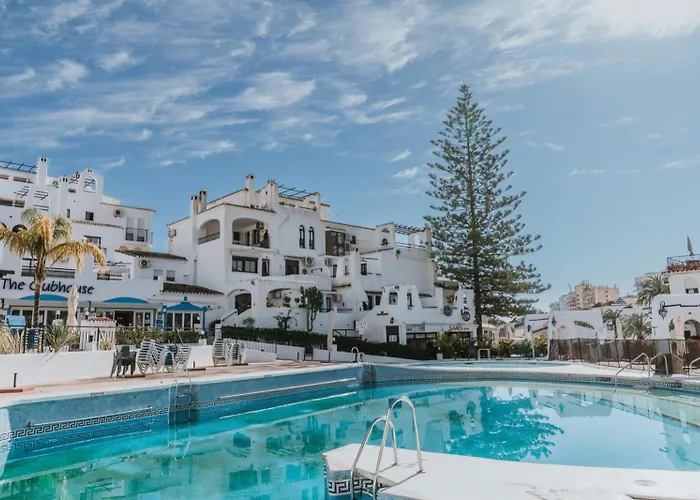 Pueblo Evita Benalmadena Piscina Y Bar