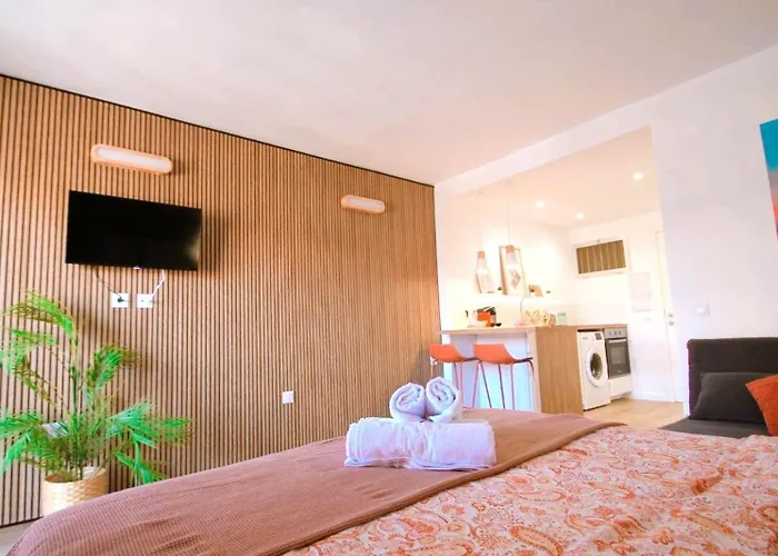 Bythewave Apartments