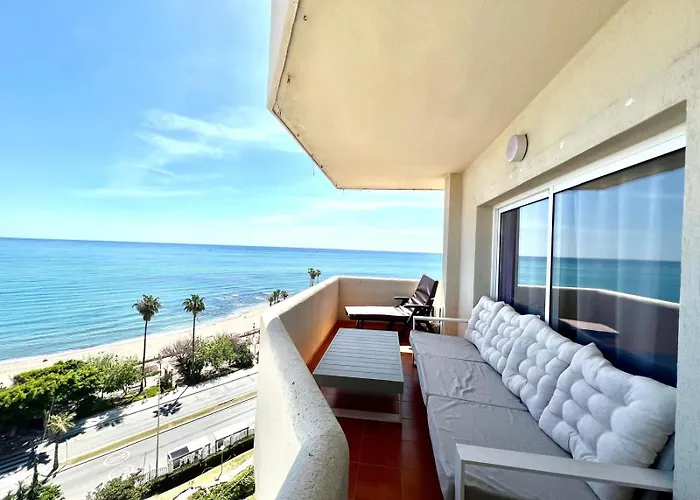 Large Deluxe Front Sea View Apartment Benalbeach