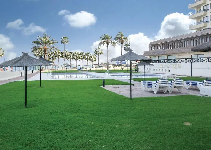 Nice Apartment In Benalmdena Costa With 1 Bedrooms, Wifi And Outdoor Swimming Pool