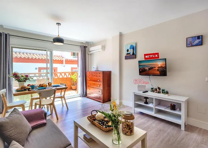 Las Mimosas, Familias Y Parejas - Con Terraza Y Parking!