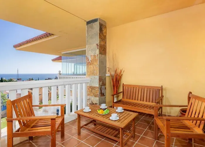 Lovely Seaview Apartment In El Higueron By Costarentals - Ref 106