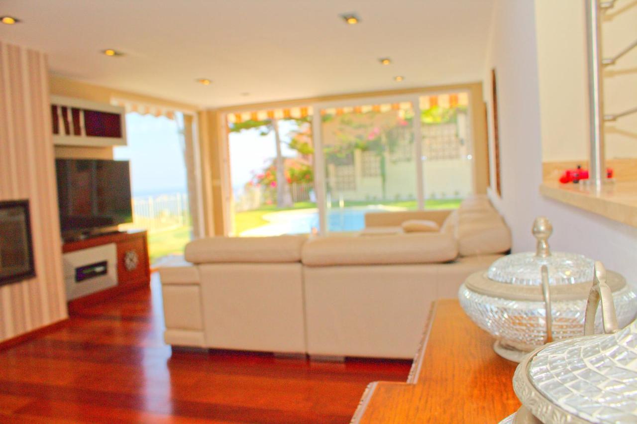 1001 Nights Villa *
