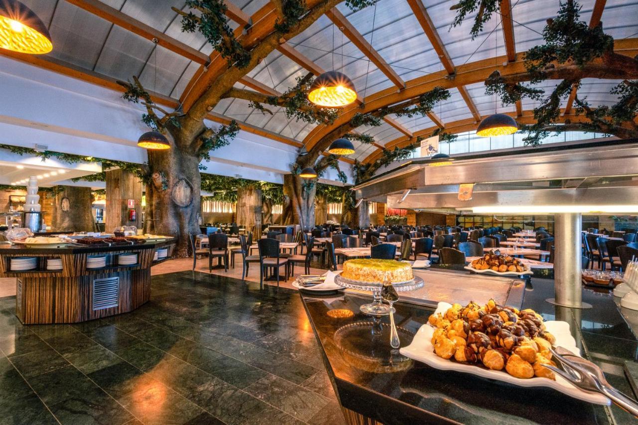 World Polynesia Hotel