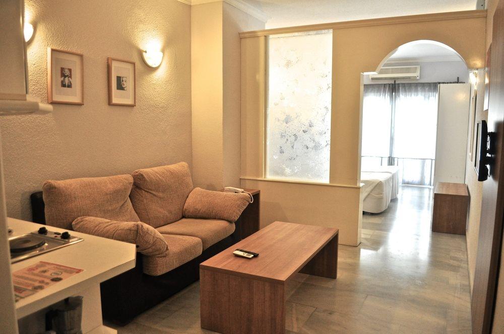 Flatotel International Hotel 3*