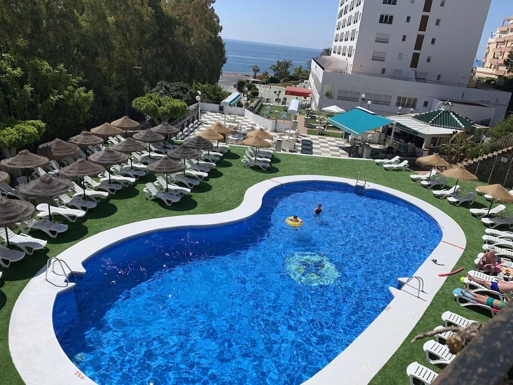 Hotel Flatotel International