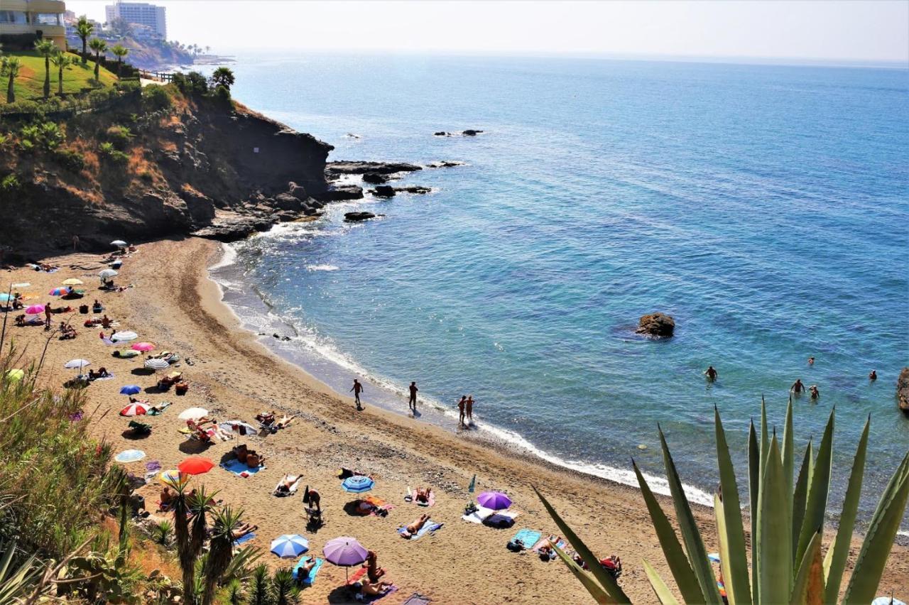 Piso En Zona Tranquila De - Torrequebrada Golf Apartment *