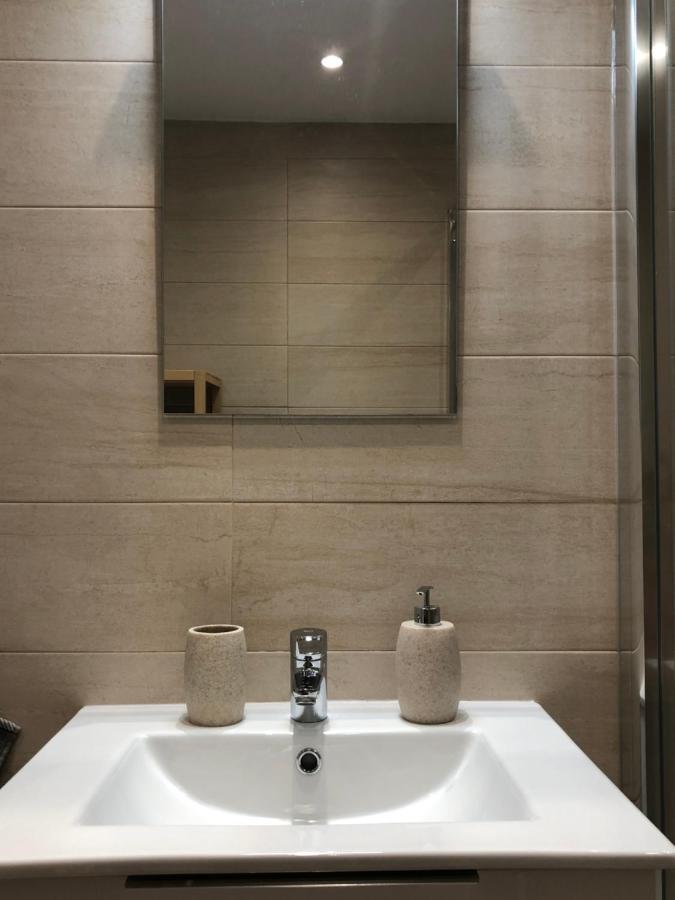 Victoria Luxury Beachfront In Costa Apartamento