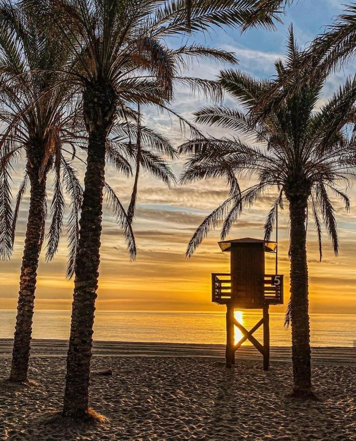 El Estudio De La Playa Benalbeach Holidays Deluxe