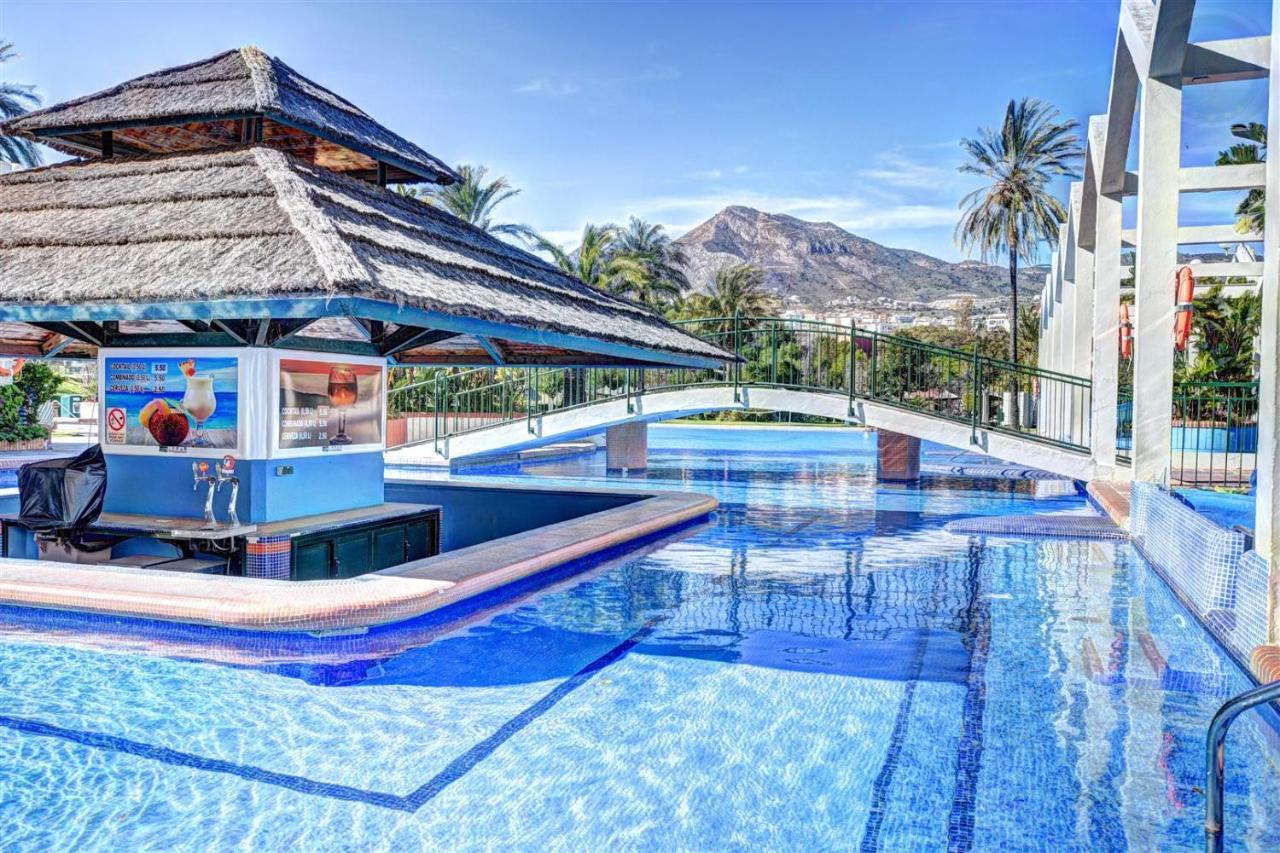 Beachfront Parque Paloma Apartment
