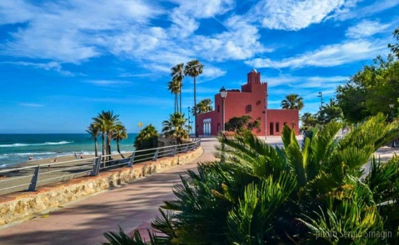 Benalbeach Holidays Apartamento