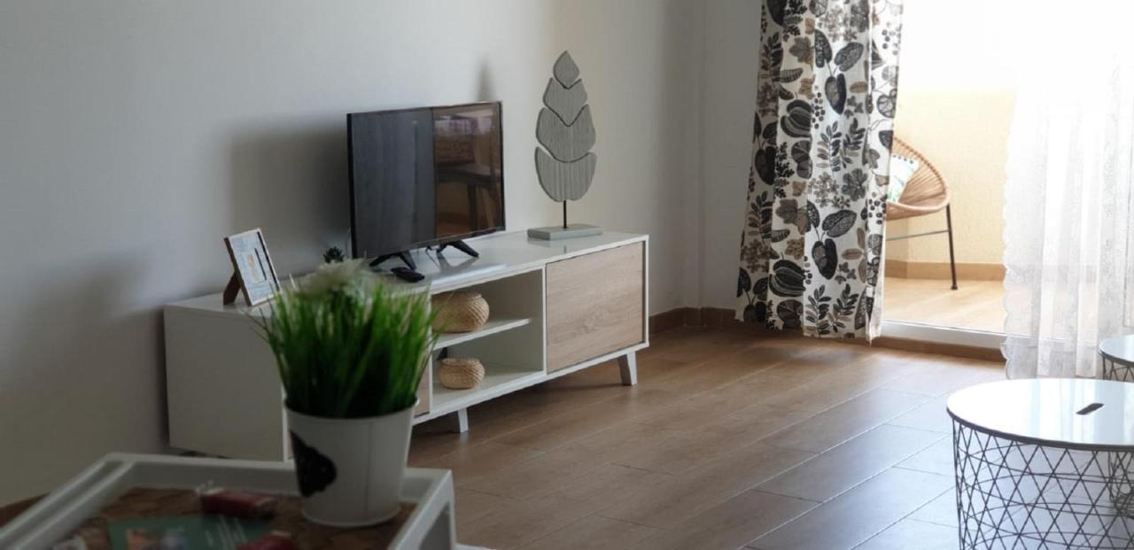 Benalbeach Holidays Apartment *