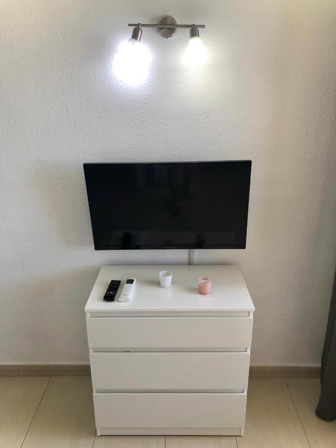 Apartamento Primera Linea De Playa En , Vistas Al Mar, Aloha Playa, Malaga