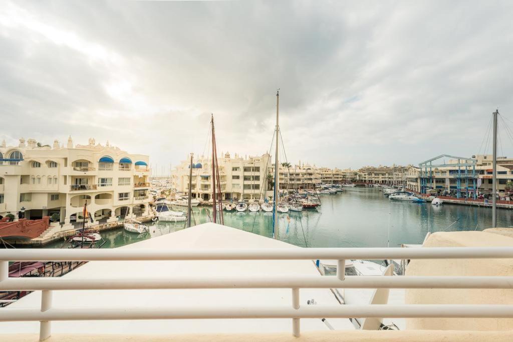 Apartment En Puerto Marina B32 Benalmadena