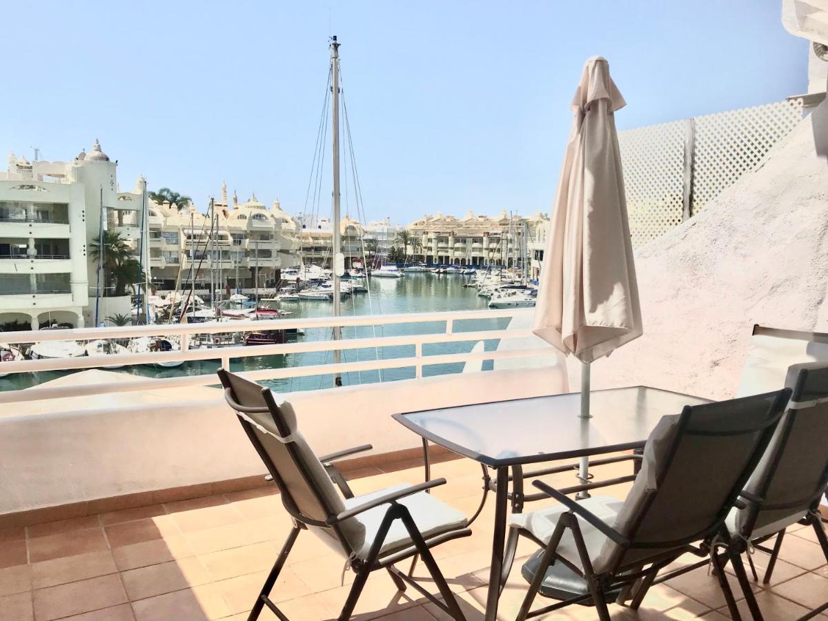 En Puerto Marina B32