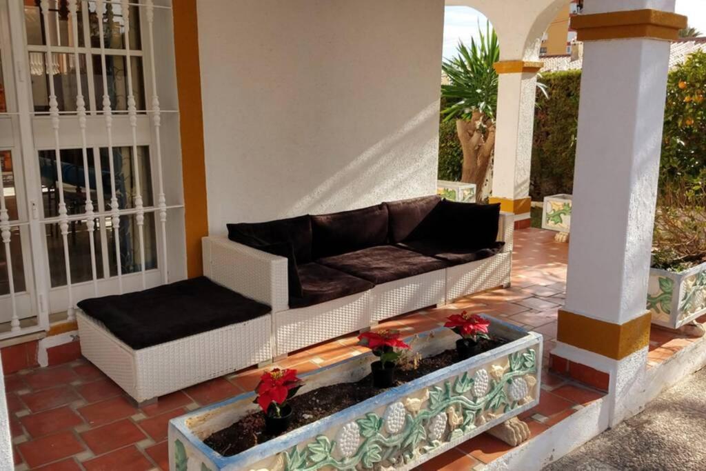 Marina - 5 Min Walk To The Beach, Heated Pool, Spa, 5 Bedrooms Villa
