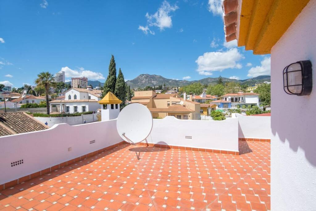 Marina - 5 Min Walk To The Beach, Heated Pool, Spa, 5 Bedrooms Villa Benalmadena