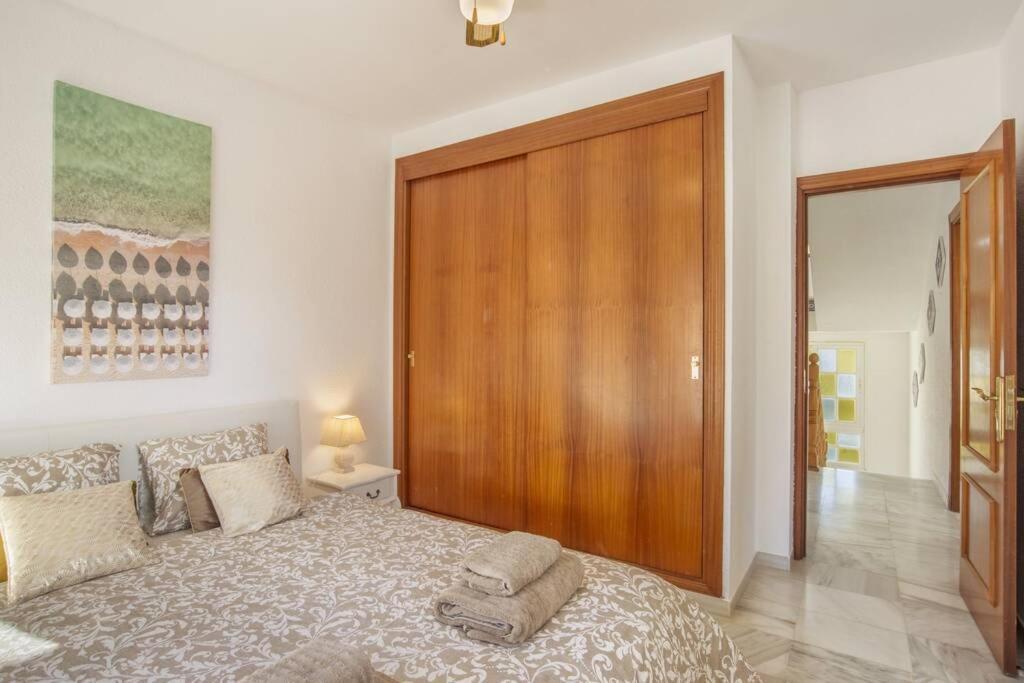 Villa Marina - 5 Min Walk To The Beach, Heated Pool, Spa, 5 Bedrooms Benalmadena