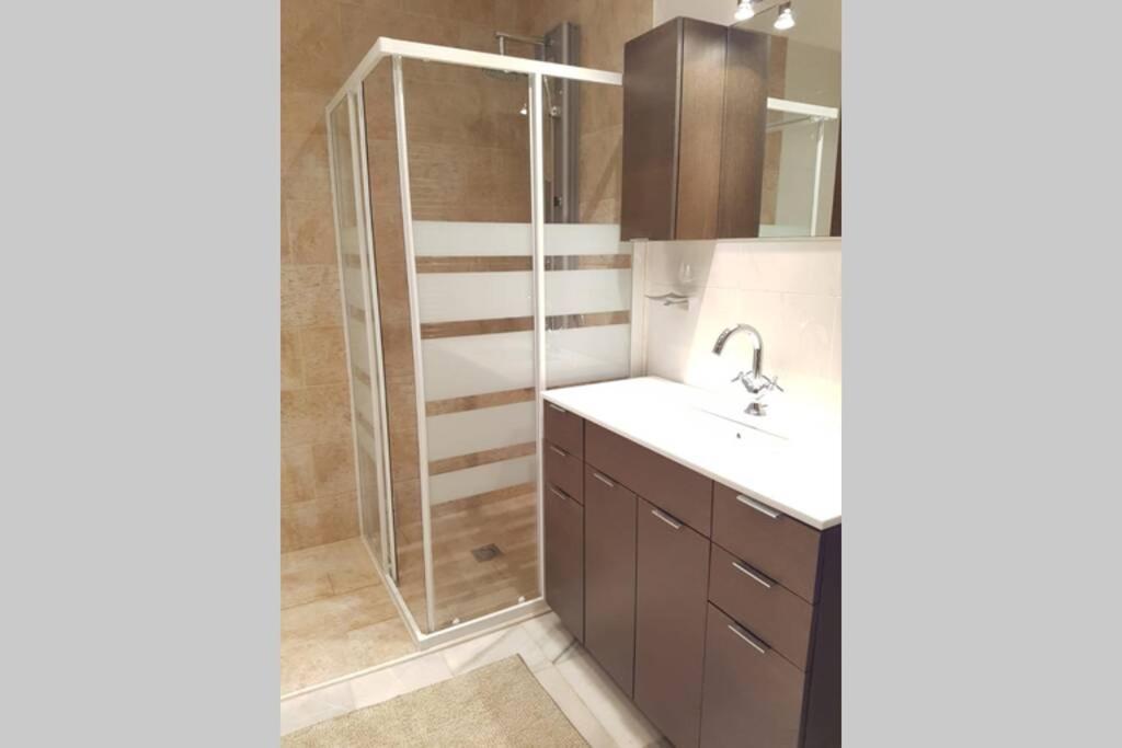 Marina - 5 Min Walk To The Beach, Heated Pool, Spa, 5 Bedrooms * Benalmadena