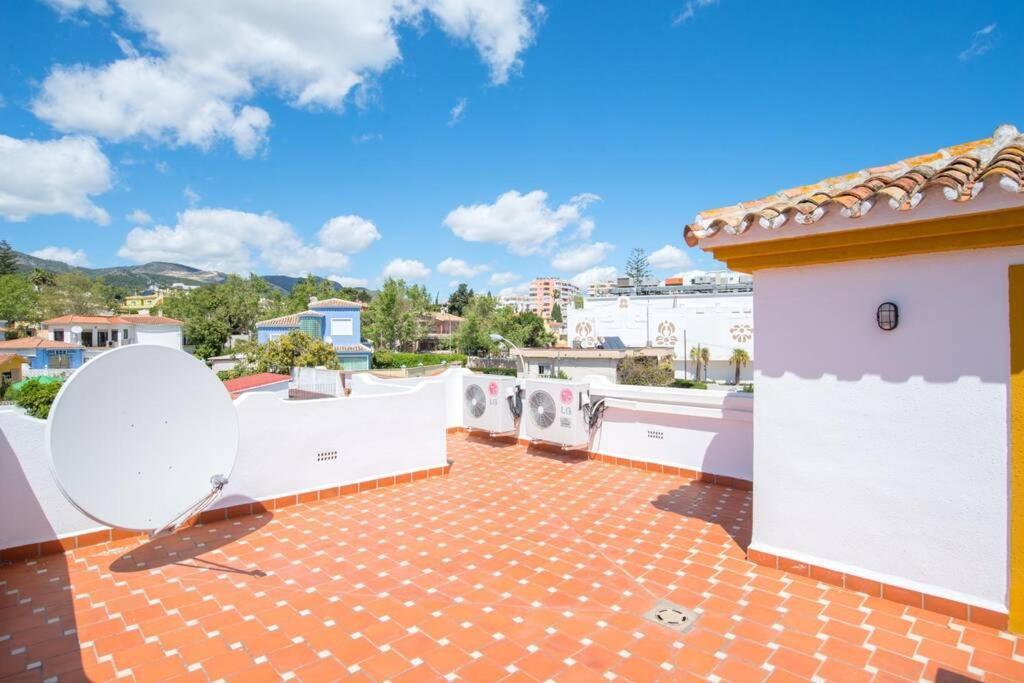Marina - 5 Min Walk To The Beach, Heated Pool, Spa, 5 Bedrooms