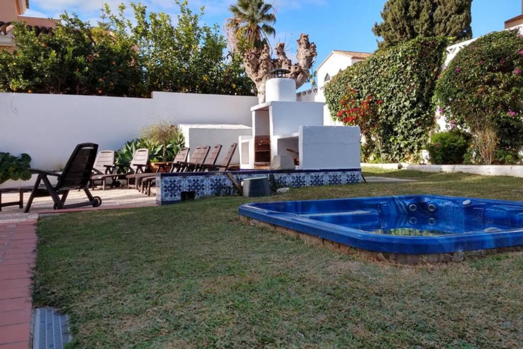 Marina - 5 Min Walk To The Beach, Heated Pool, Spa, 5 Bedrooms * Benalmadena