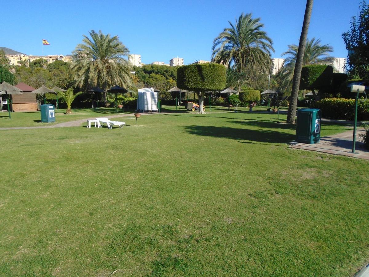Benal Superb Front 1 Bedroom Apartment, Sleeps 5 * Benalmádena