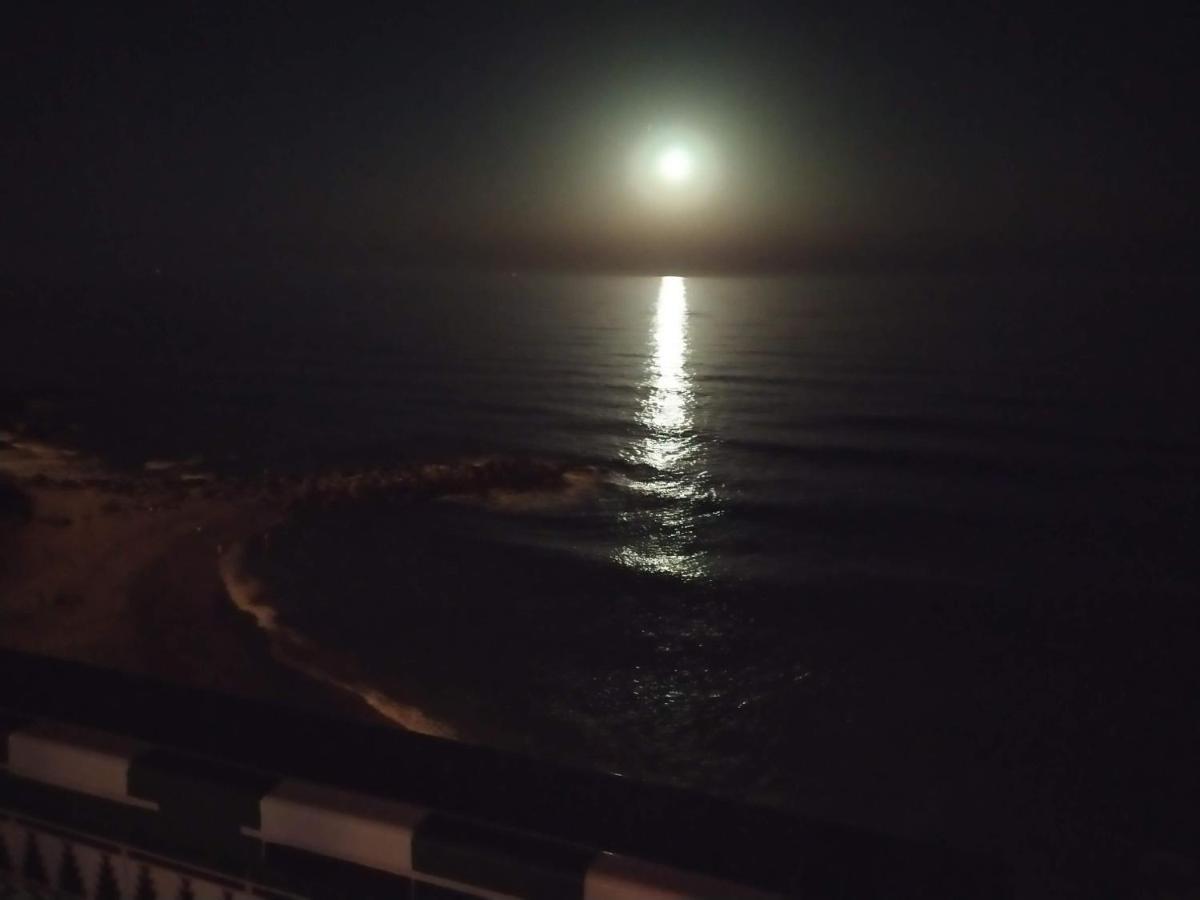 En Playa Semi-privada Benalmádena