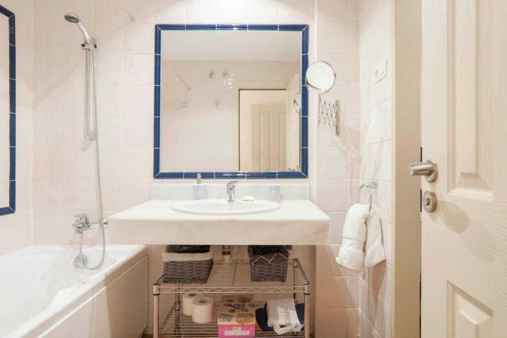 035 - Bright And Relaxing Two Bedroom With Sea Views From The Gardens Benalmadena