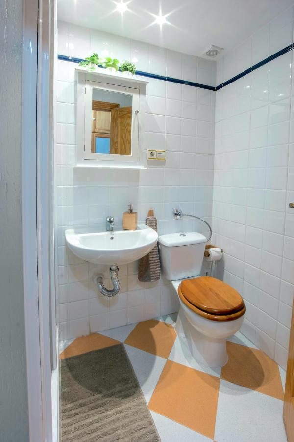 And Cozy At The Beachfront Apartment *