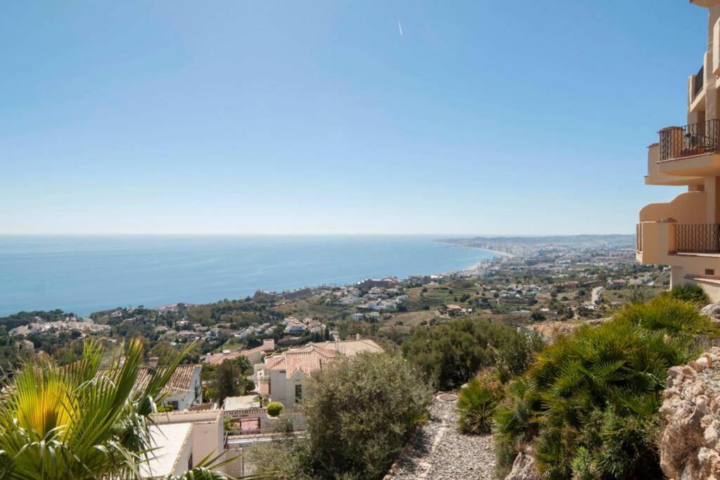 035 - Bright And Relaxing Two Bedroom With Sea Views From The Gardens * Benalmadena