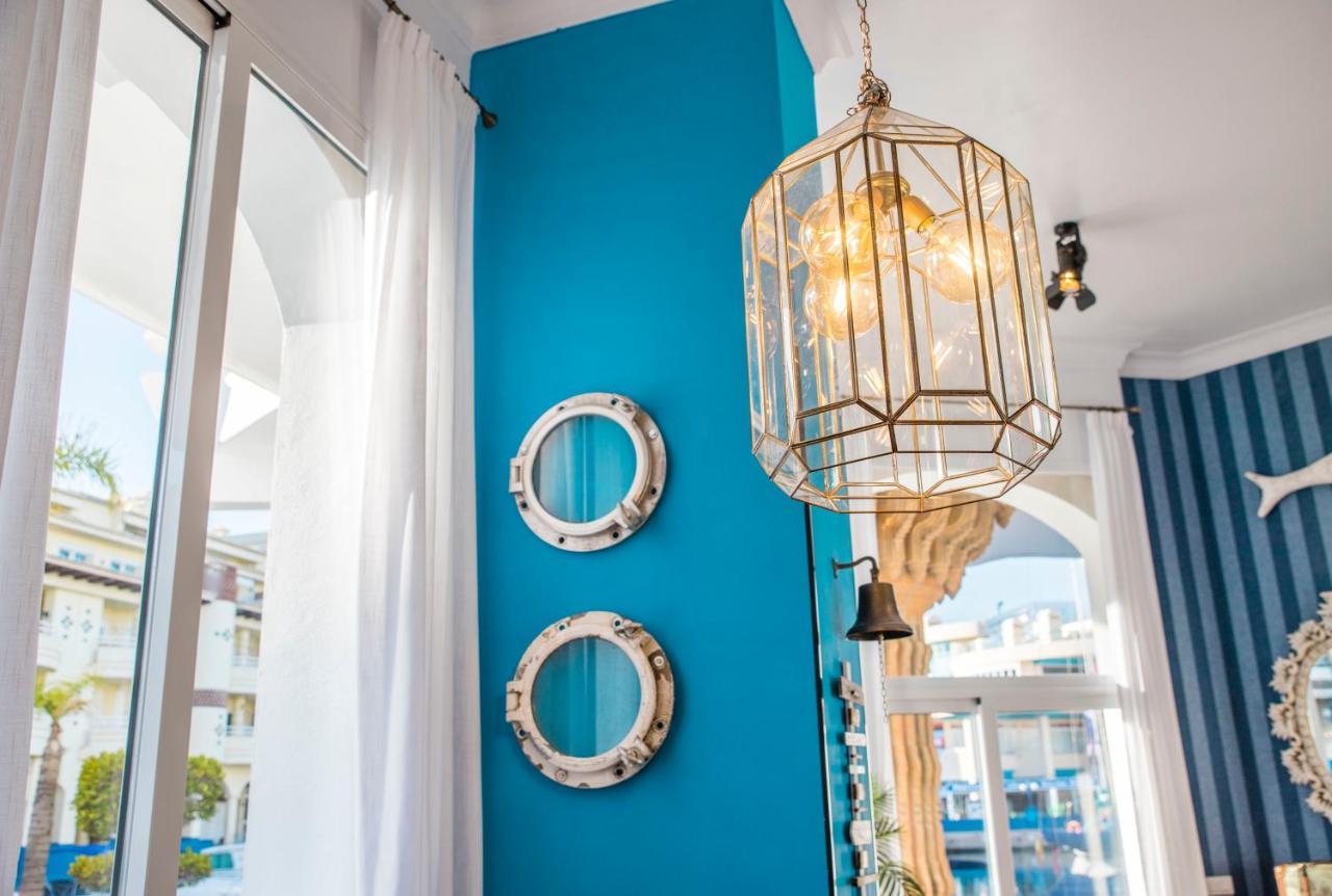 Popeye Suite: Puerto Marina Island Retreat With Rooftop Pool Apartment