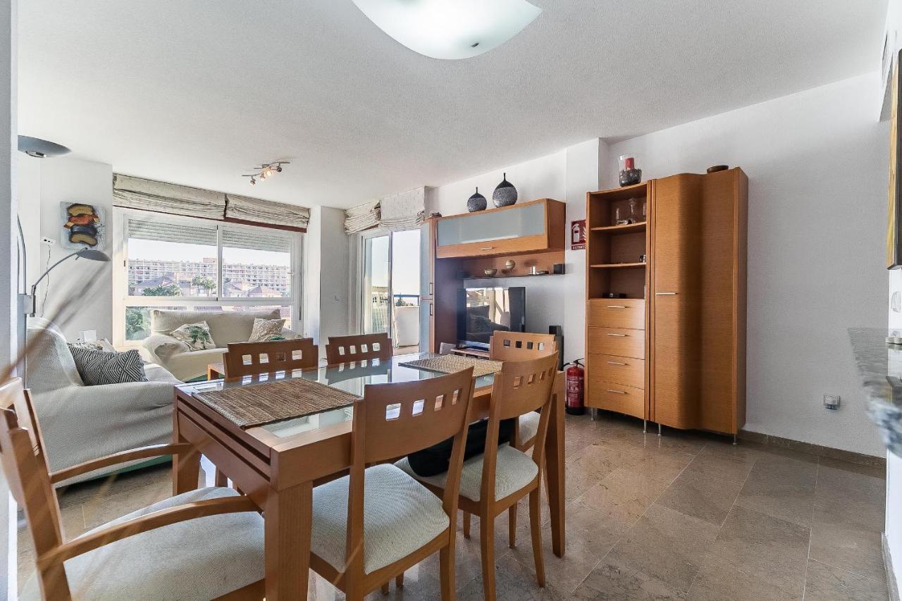 Apartamento Luminoso Apartamento Con Terraza, Jardín Y Piscina. Benalmádena