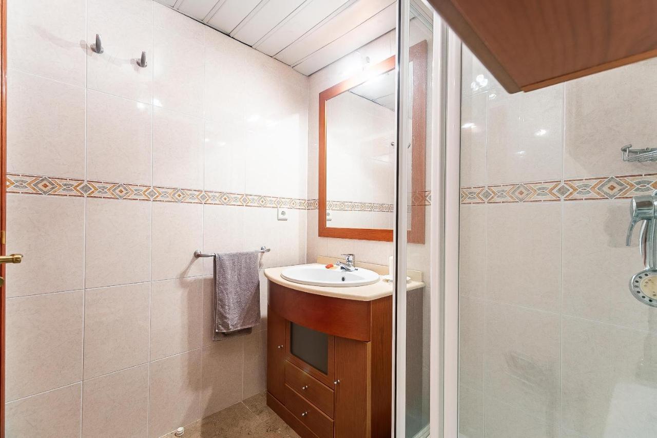 Luminoso Apartamento Con Terraza, Jardin Y Piscina. Benalmadena