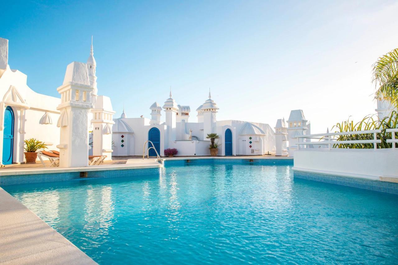 Popeye Suite: Puerto Marina Island Retreat With Rooftop Pool Apartment Benalmadena
