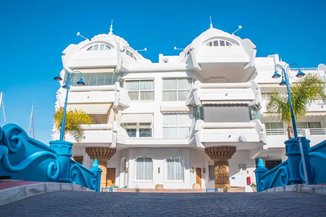Apartment Popeye Suite: Puerto Marina Island Retreat With Rooftop Pool *