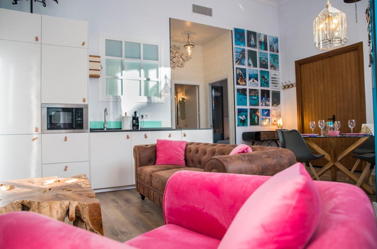 Popeye Suite: Puerto Marina Island Retreat With Rooftop Pool Benalmadena