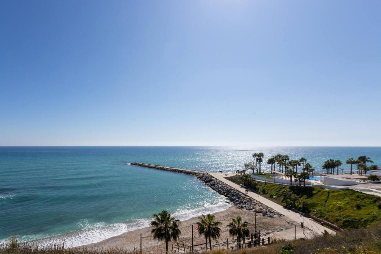 Spacious Beachfront Flat With Sea Views And Private Indoor Parking Apartamento