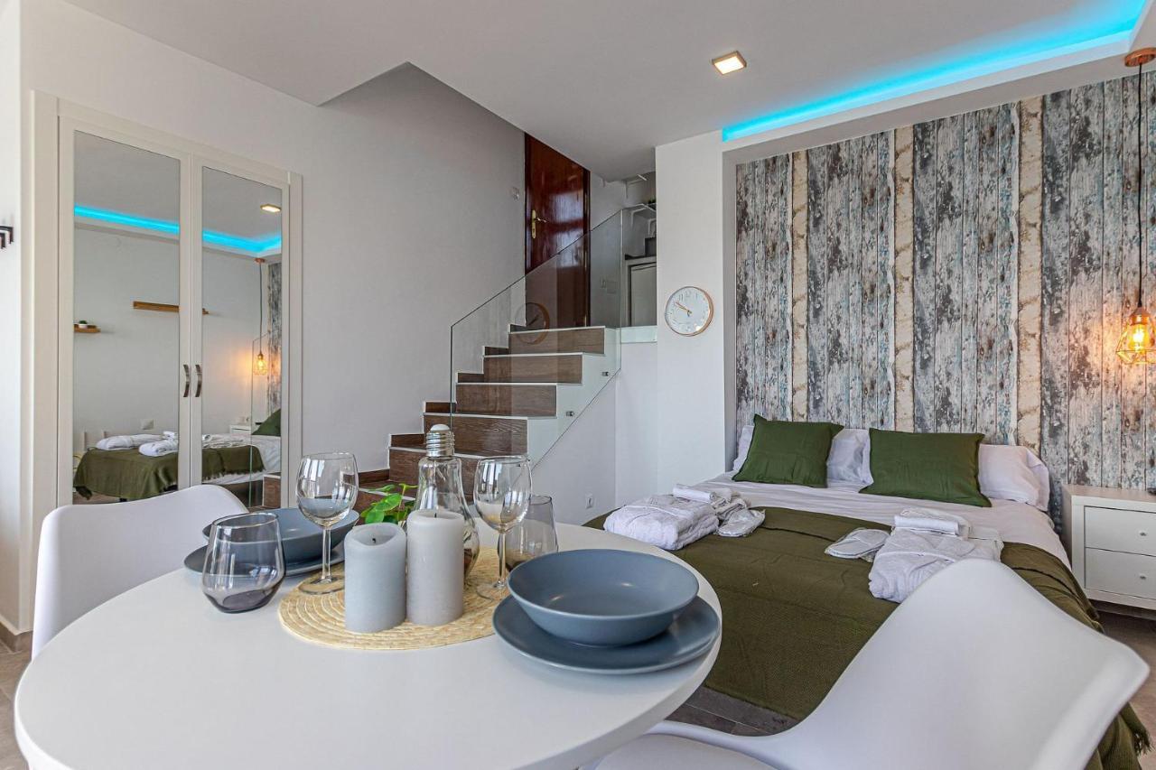 Beachfront With Spectacular Views And Swimming Pool * Benalmádena