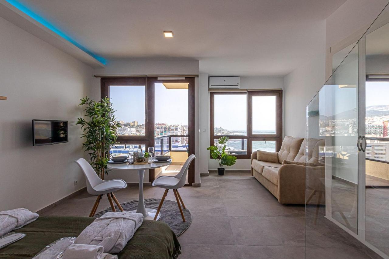 Beachfront With Spectacular Views And Swimming Pool Appartement
