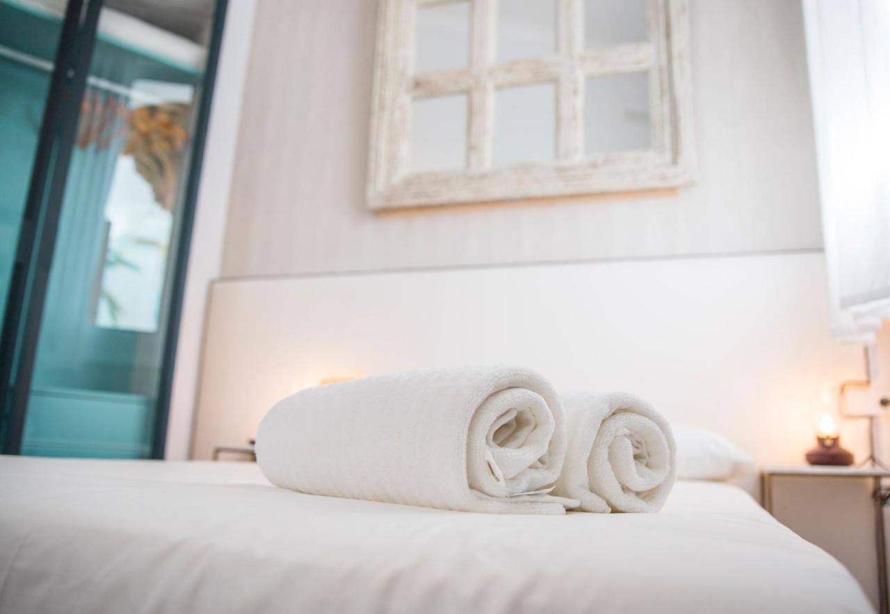 Popeye Suite: Puerto Marina Island Retreat With Rooftop Pool Apartment Benalmadena