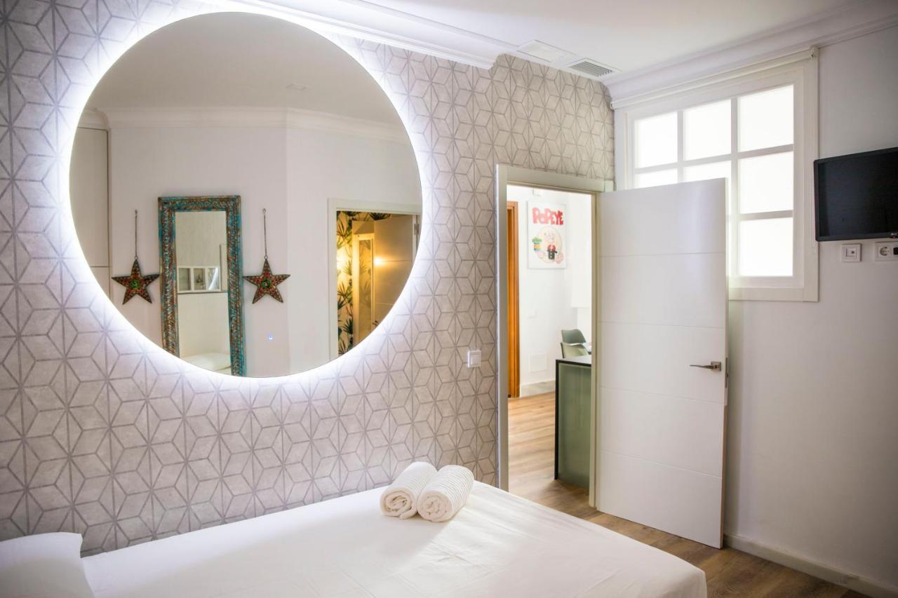 Popeye Suite: Puerto Marina Island Retreat With Rooftop Pool Apartment *